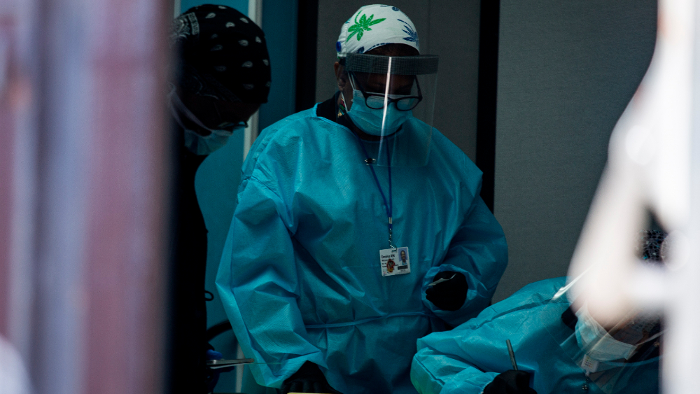 Nueva York alcanza 25 mil muertes por COVID-19 y avisa de brote en Long Island