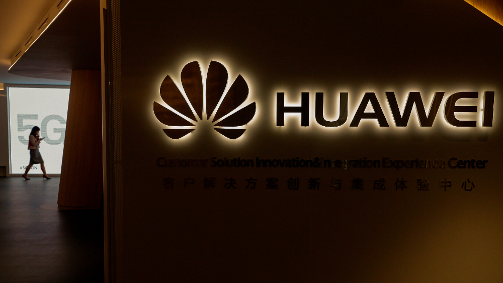 Estados Unidos anuncia restricciones de visados para empleados de Huawei