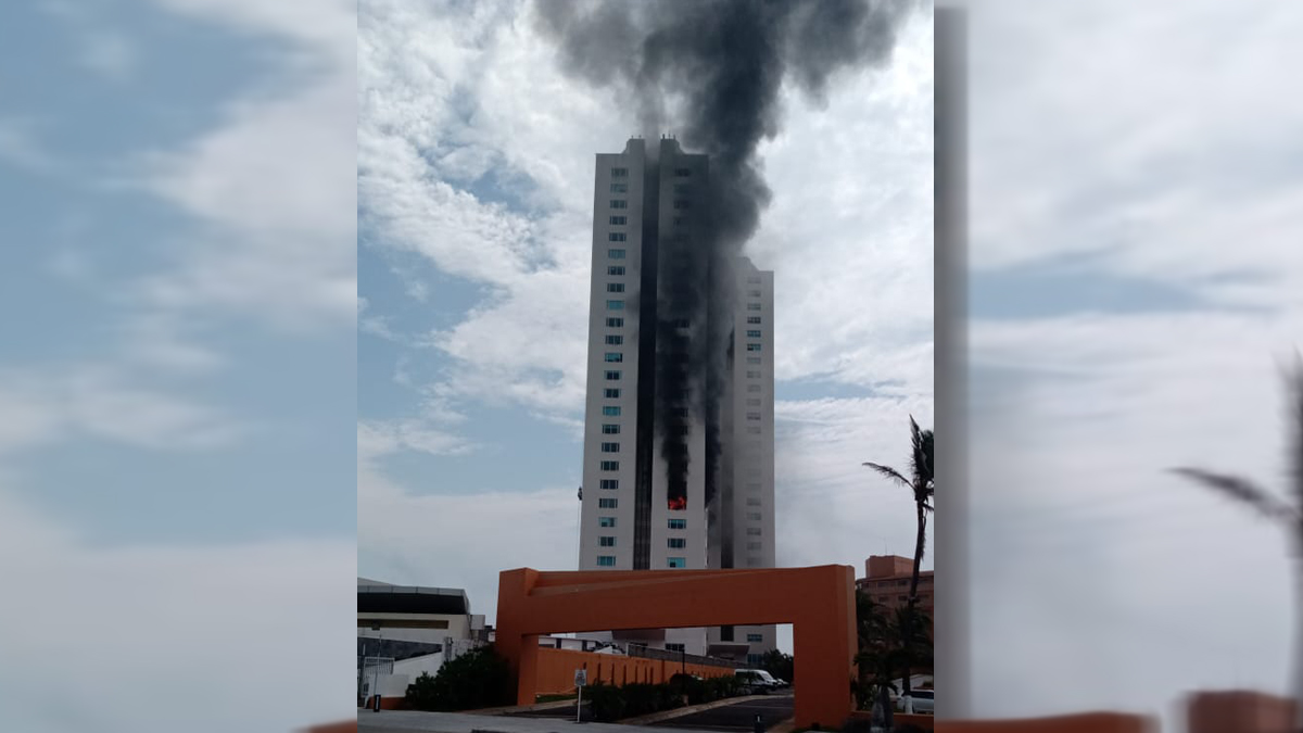 #Video Se incendia torre departamental en Boca del Río, Veracruz