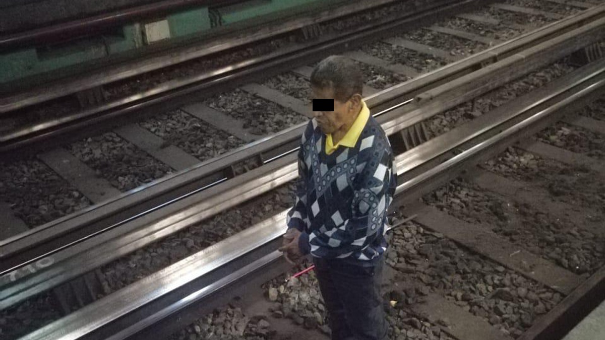Invidente cae a vías del Metro en Línea 3