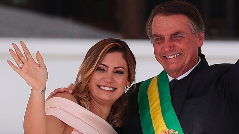Vacunación de esposa de Bolsonaro en EE.UU. genera indignación en Brasil Vacunación de esposa de Bolsonaro en EE.UU. genera indignación en Brasil