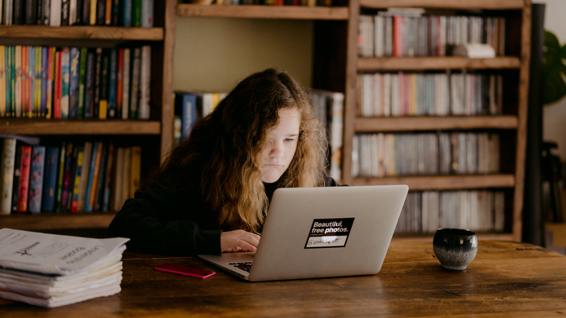 EE.UU. negará ingreso a estudiantes extranjeros para cursos en línea