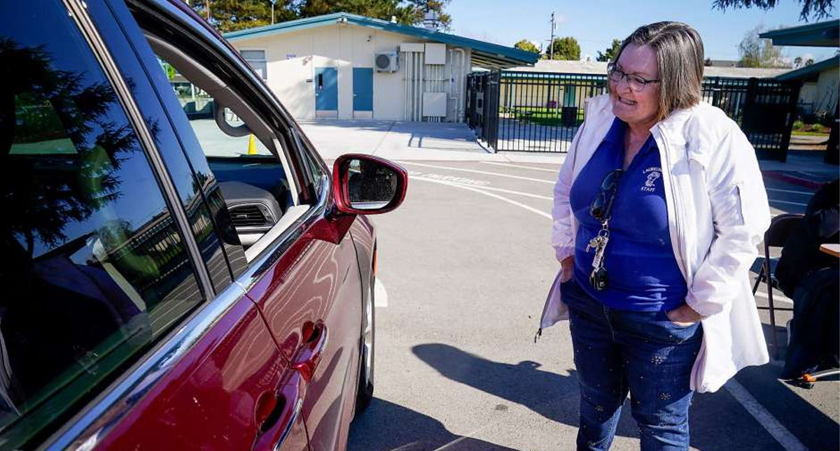 En cuarentena más de 40 directores de escuelas de California tras asistir a reunión