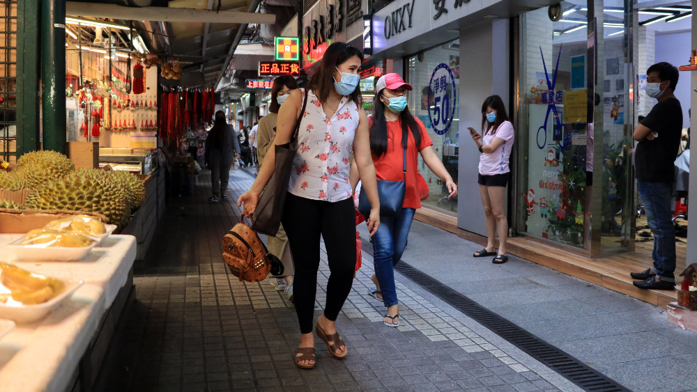 Científicos británicos alertan que el COVID-19 permanecerá muchos años