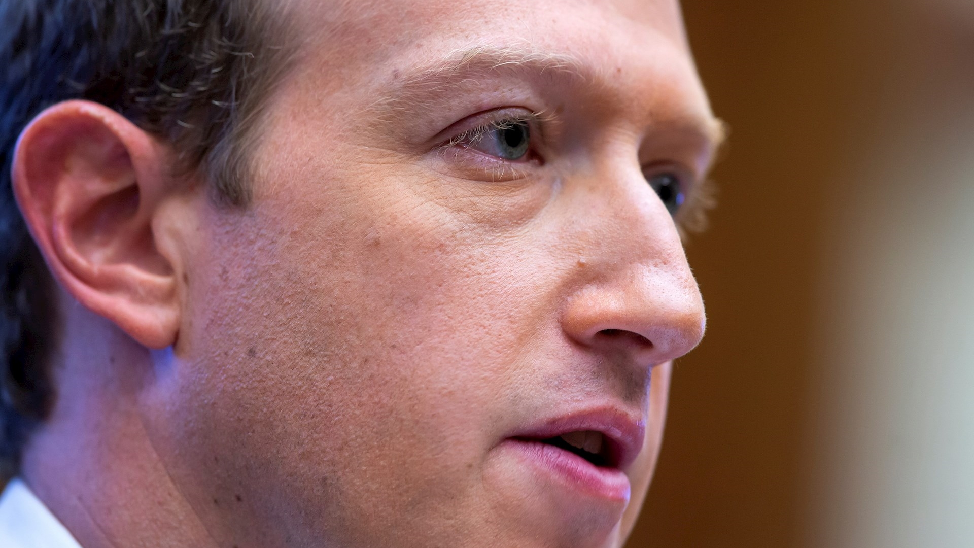 Piden que Zuckerberg comparezca por espionaje a través de redes sociales