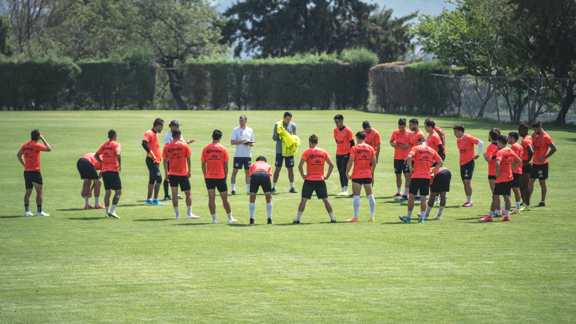 Dos jugadores y un integrante del staff del Mazatlán dan positivo a COVID-19