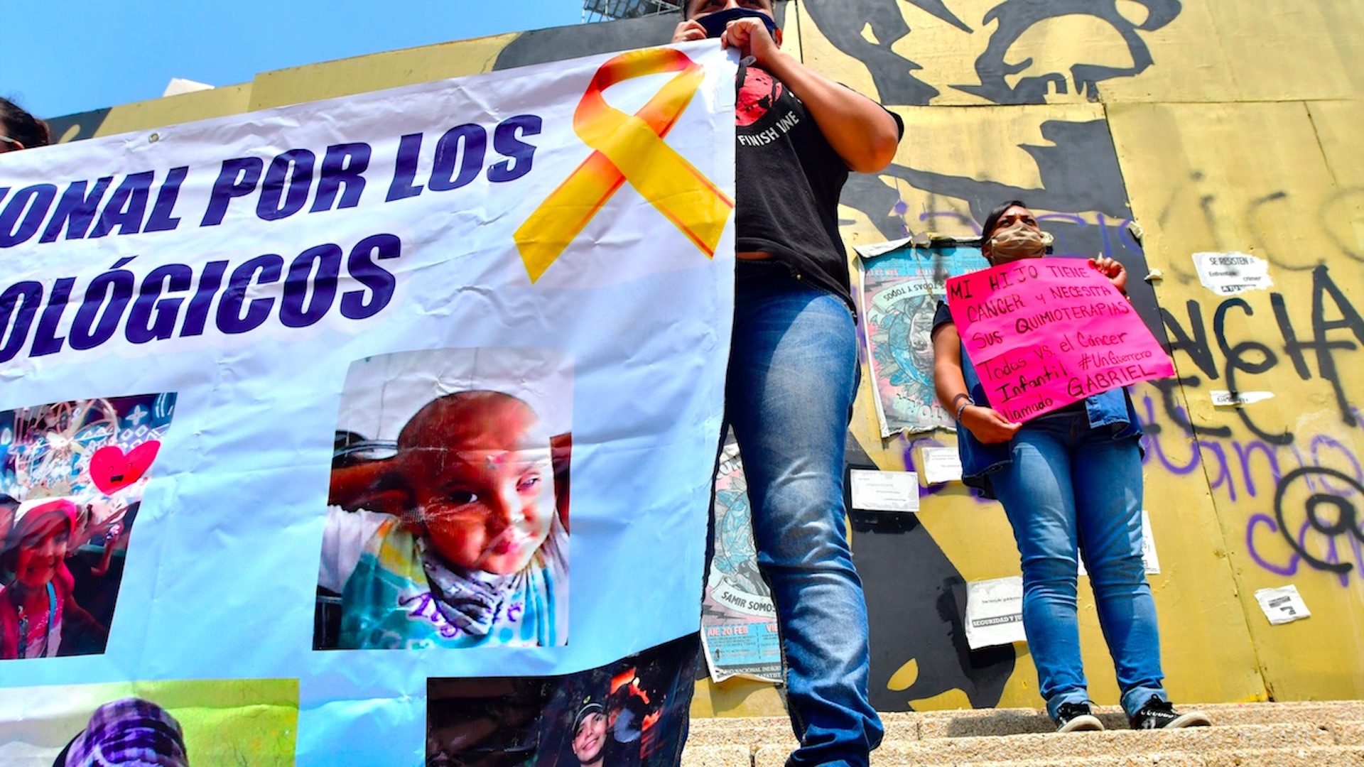 Padres de niños con cáncer continúan a la espera de solución ante desabasto de medicamentos