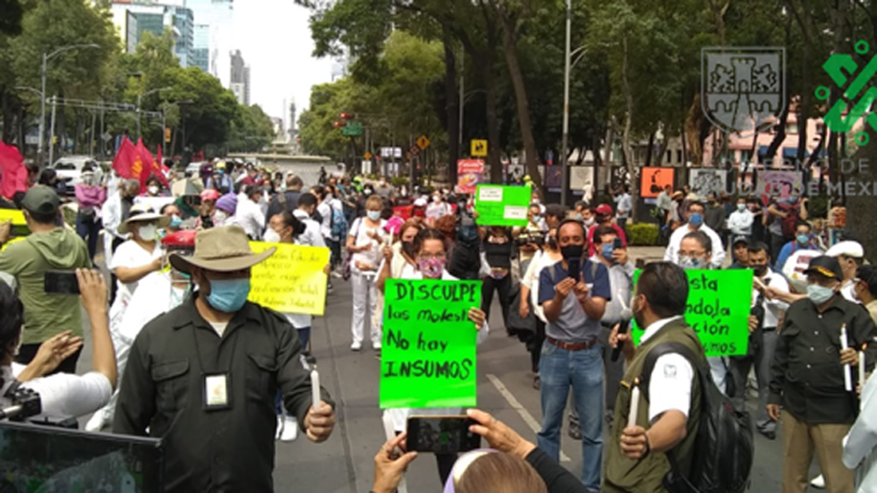 Médicos se manifiestan en la Ciudad de México Médicos se manifiestan en la Ciudad de México