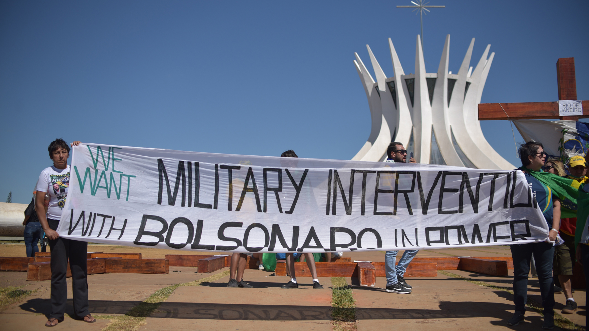 Evangélicos marchan en Brasilia por la salud del presidente Bolsonaro - mensaje-de-apoyo-al-gobierno-de-bolsonaro-en-brasil