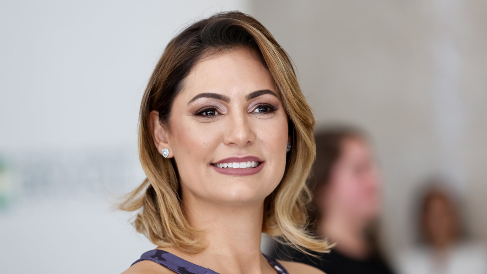Primera dama de Brasil da negativo por COVID-19, tras contagio de Bolsonaro