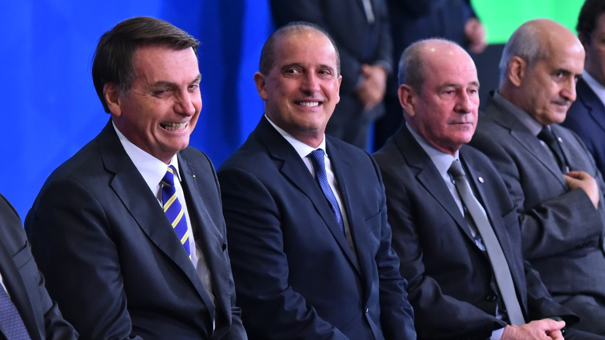 Dos ministros de Brasil dan positivo a COVID-19