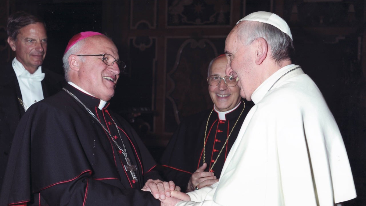 Decretan 30 días de luto en Bolivia por muerte de obispo - monsenor-scarpellini-con-el-papa-francisco