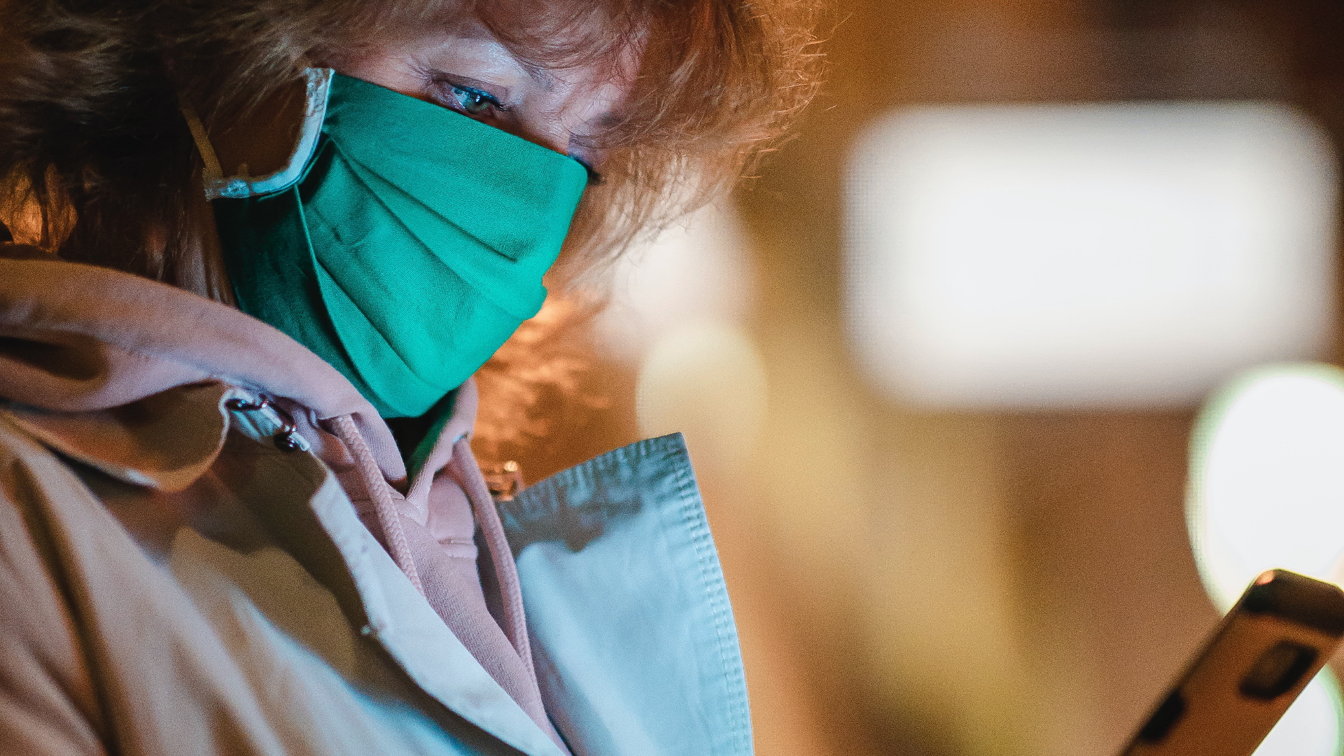 Twitter y Facebook recomiendan uso de cubrebocas para evitar propagación del COVID-19