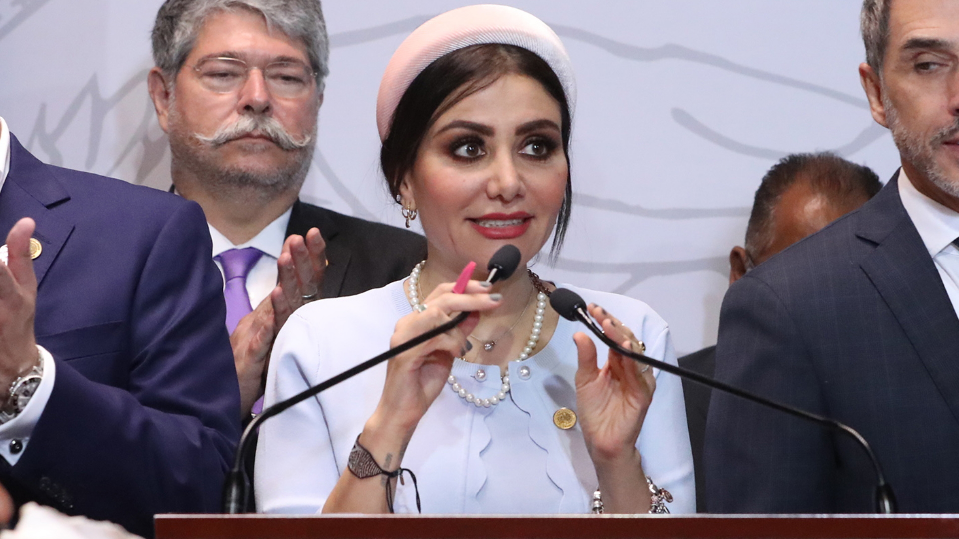 Diputada se disculpa por video donde lanza insultos en un programa de radio