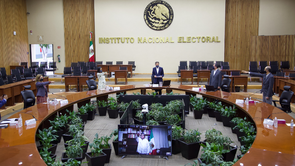 Elección de consejeros electorales, un paso para vivir “una auténtica democracia”, afirma Mario Delgado
