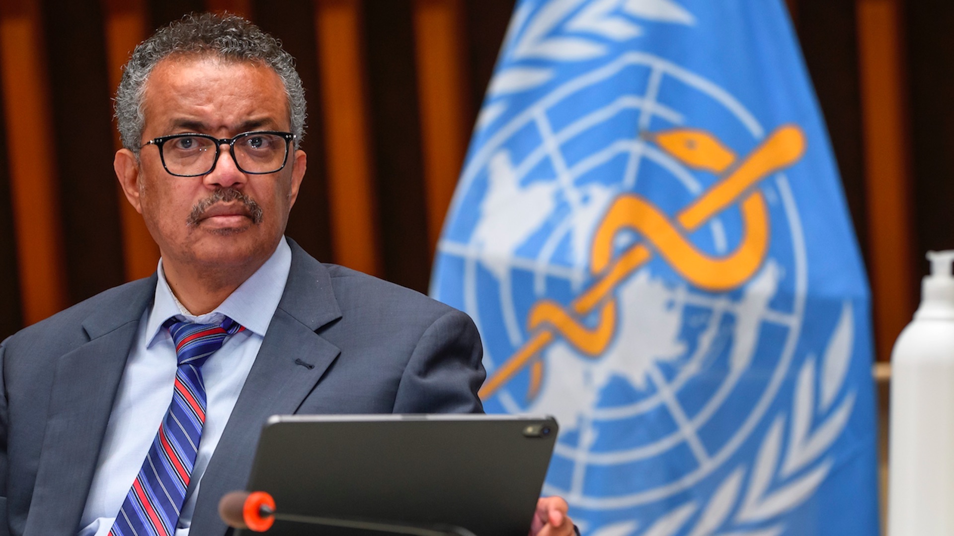 OMS crea comisión independiente para evaluar su actuación durante pandemia de COVID-19