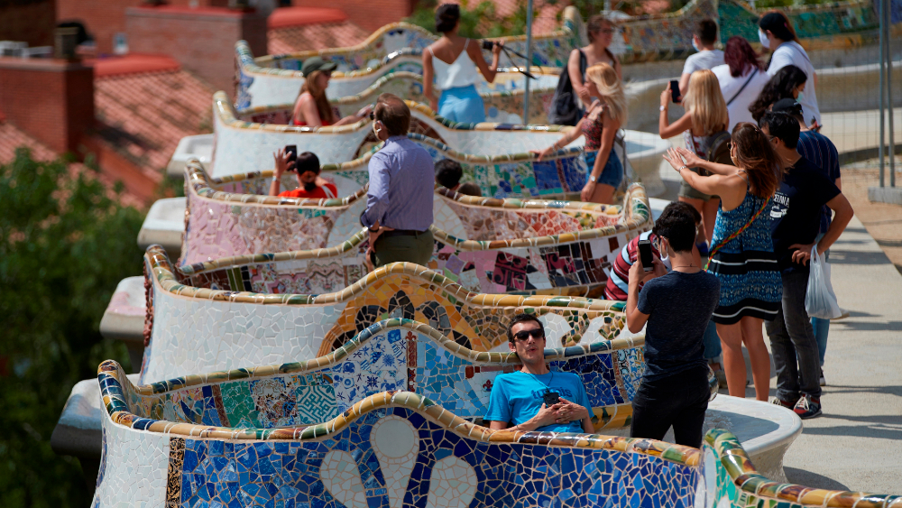 España endurece las medidas anti COVID-19 por temor a nueva ola de contagios