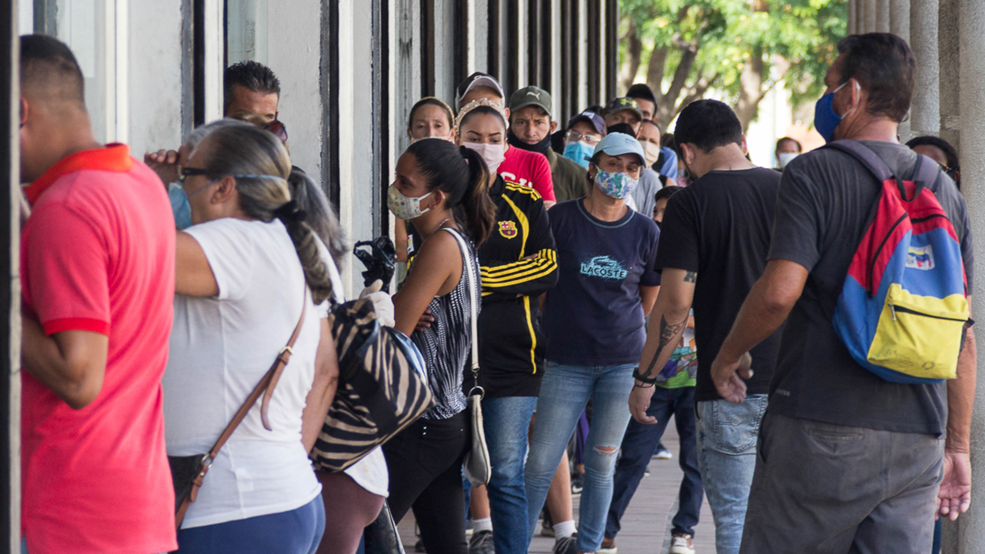 Maduro acusa ‘invasión’ de coronavirus desde Colombia