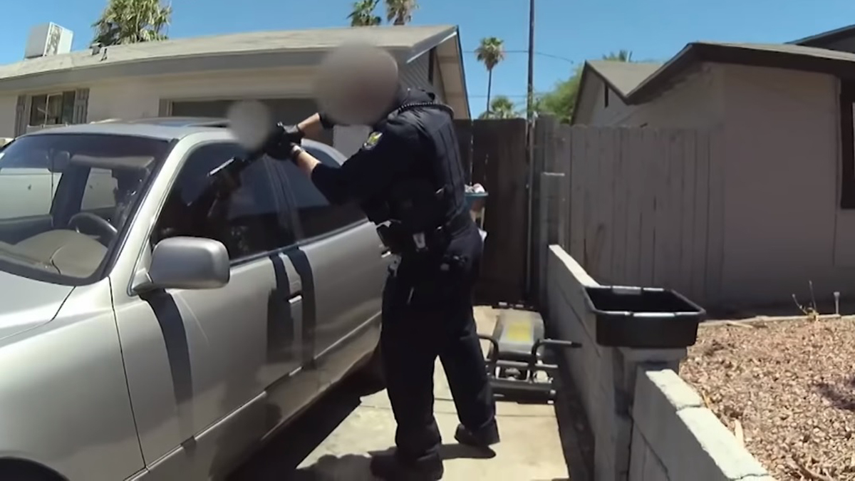 #Video Policía de Phoenix publica tiroteo contra joven hispano