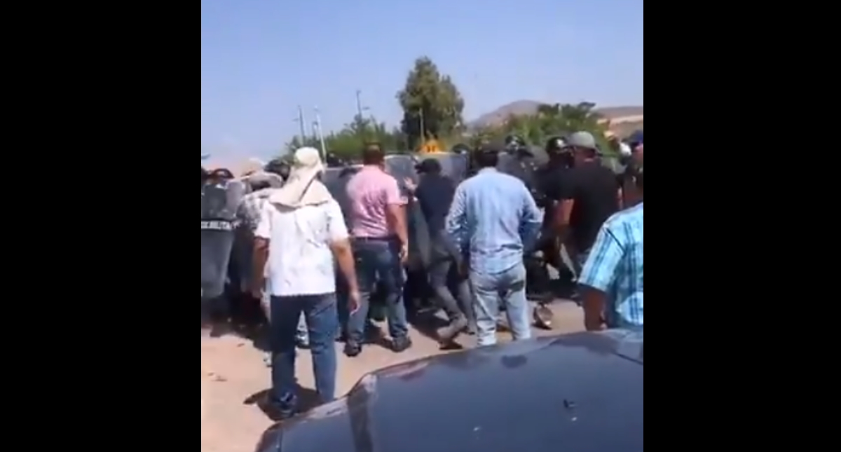 Campesinos y elementos federales chocan en Chihuahua por extracción de agua en presa Las Vírgenes