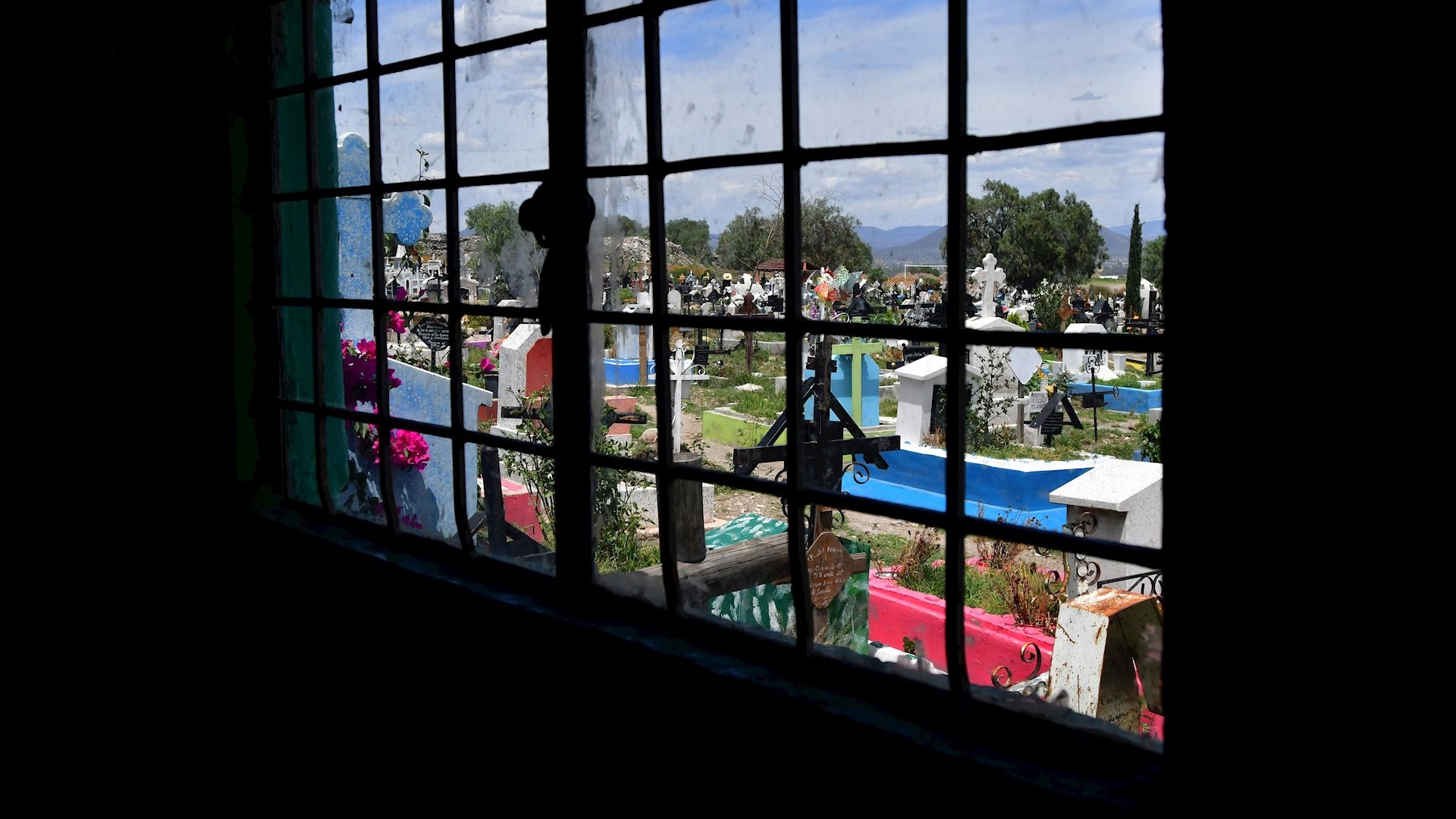 “Ha funcionado bien la estrategia contra COVID-19”, asegura AMLO tras escenario “catastrófico” de 60 mil muertos