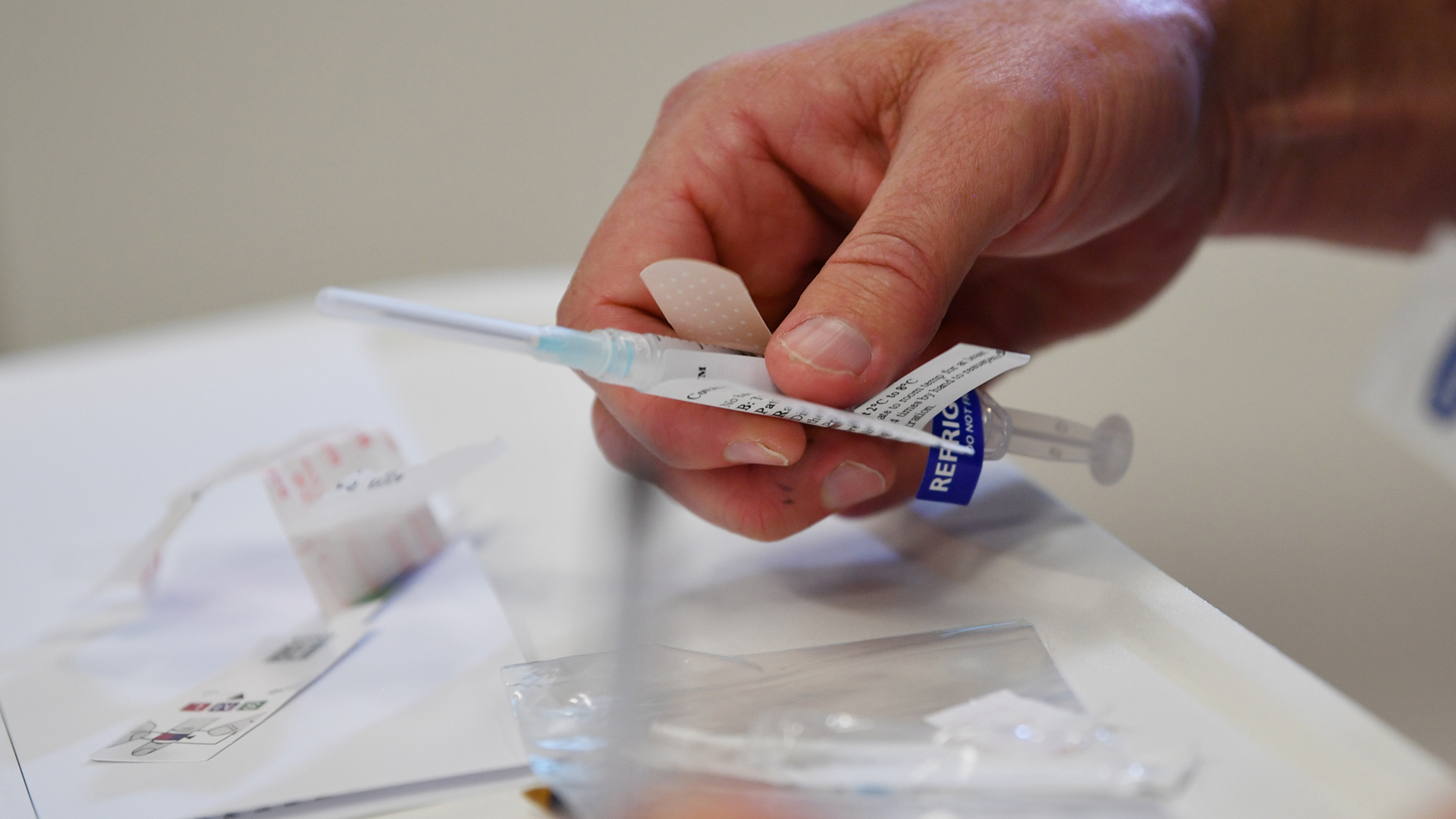 Ninguna vacuna que se investiga contra el COVID-19 está lo suficientemente avanzada