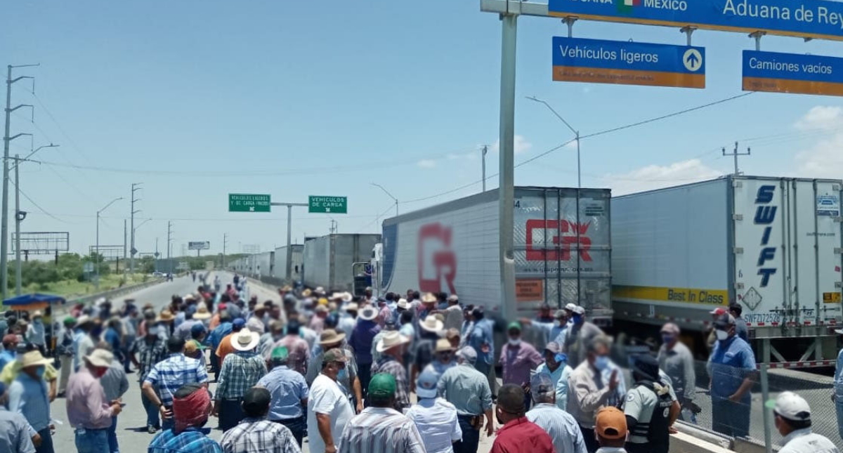 Habitantes mantienen bloqueo en el Puente Internacional Reynosa-Pharr