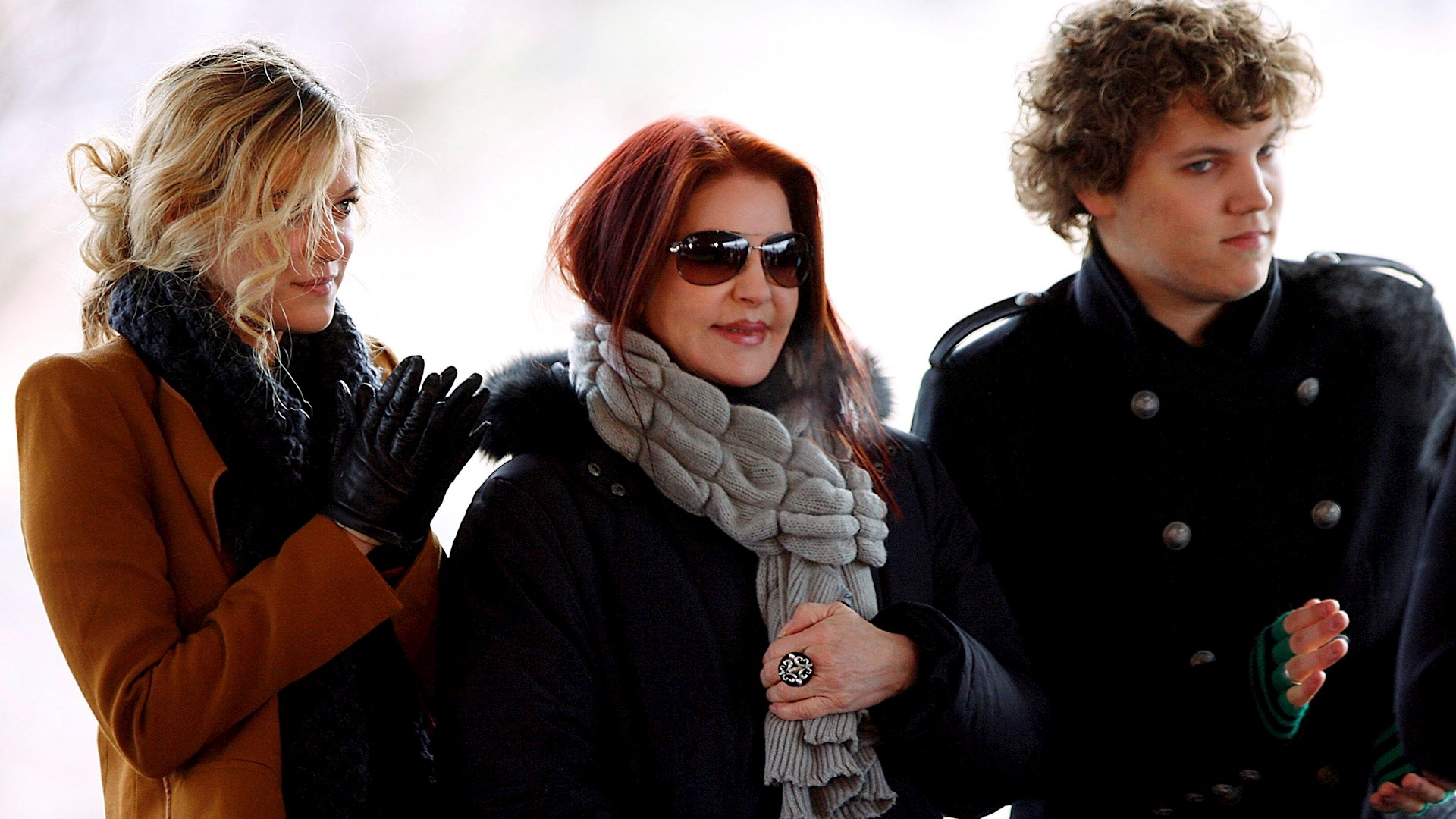 Autoridades confirman suicidio de nieto de Elvis Presley