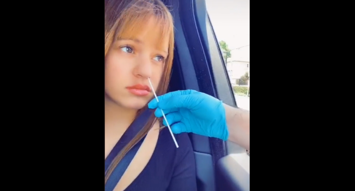 #Video Rosalía se hace una prueba rápida de COVID-19