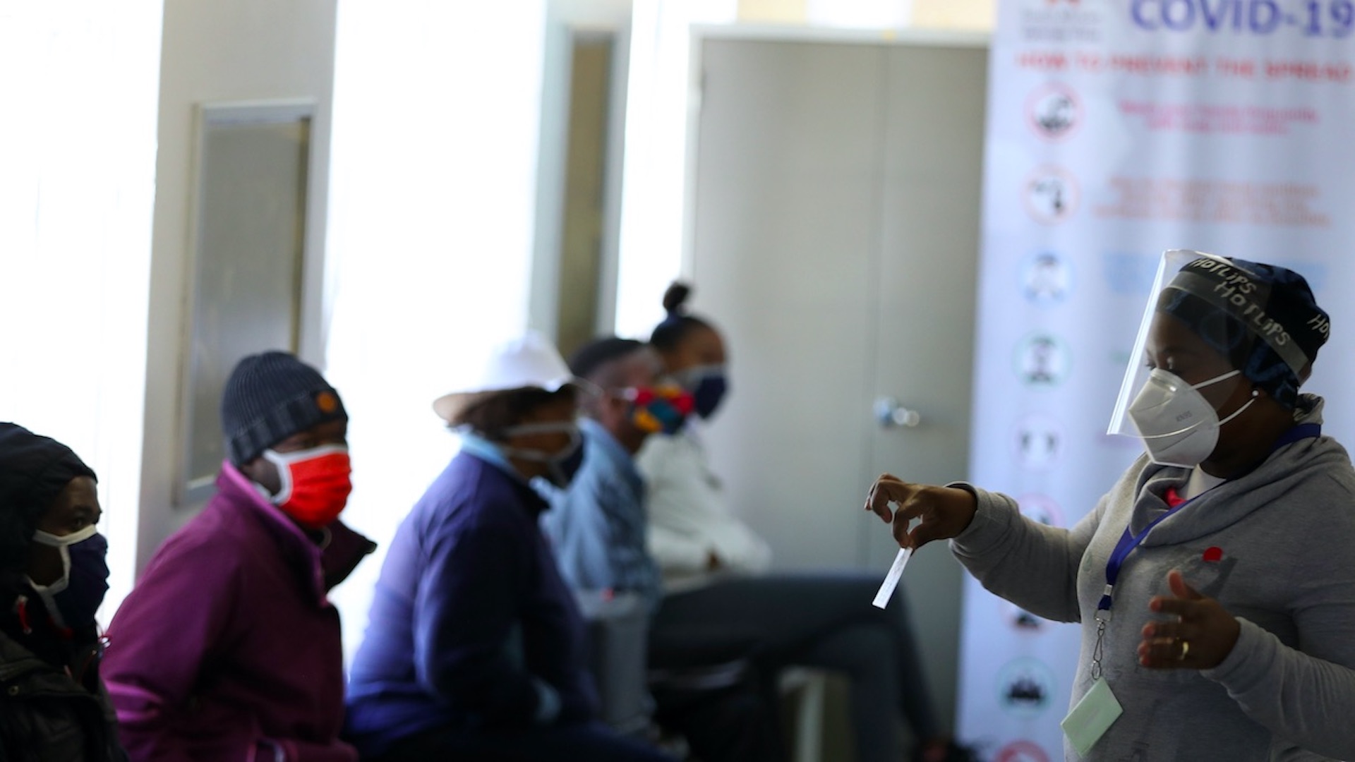 Incremento en número de muertes pone en duda bajas cifras de víctimas por COVID-19 en Sudáfrica