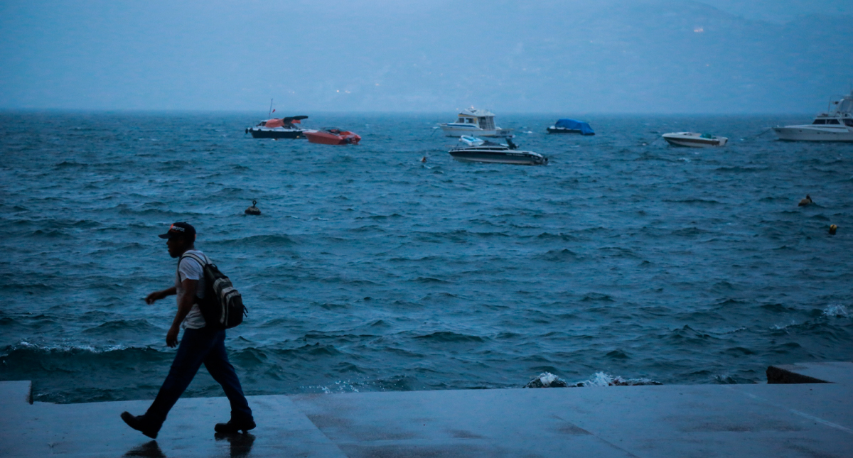 Tormenta tropical Cristina evolucionará a huracán el miércoles, pronostica el SMN