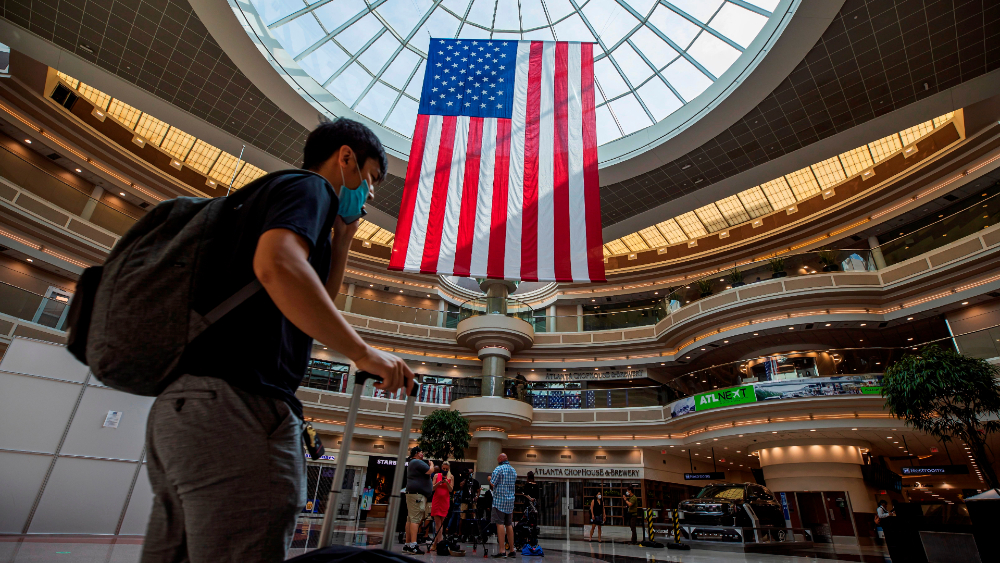 Estados Unidos rebasa los 6.2 millones de casos de COVID-19