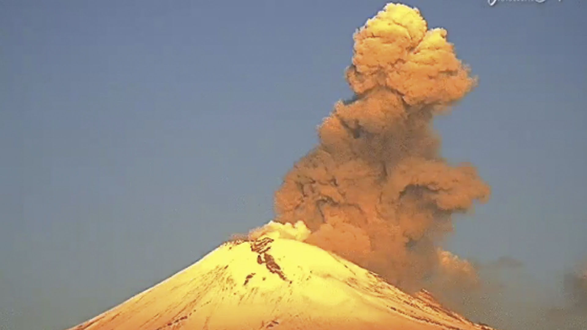 #Video Popocatépetl registra exhalación de baja intensidad