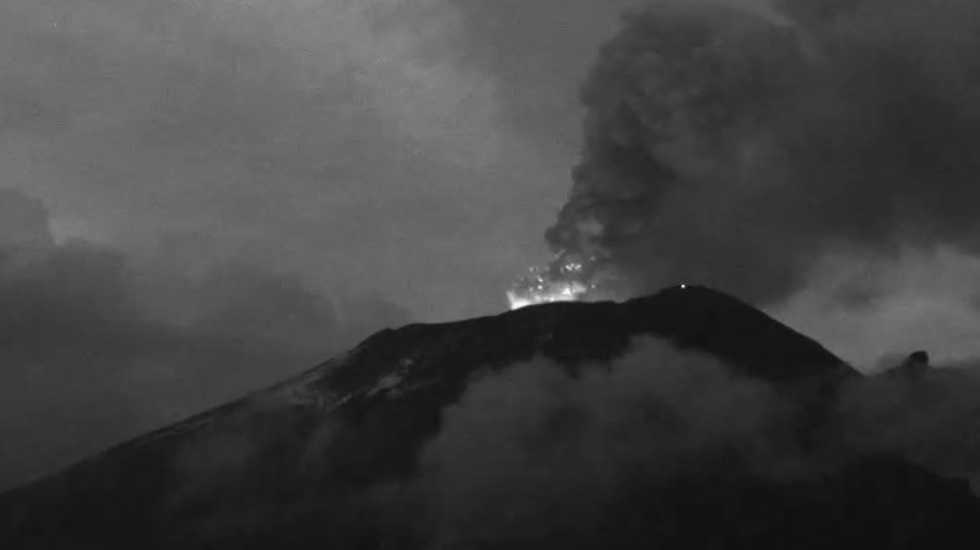 #Video Tremor en el Popocatépetl, prevén caída de ceniza hacia el Edomex