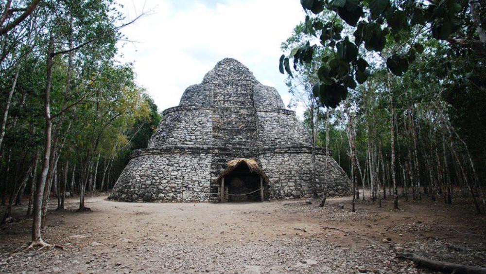 Investigadores identifican en México a 14 gobernantes de ciudad maya de Cobá