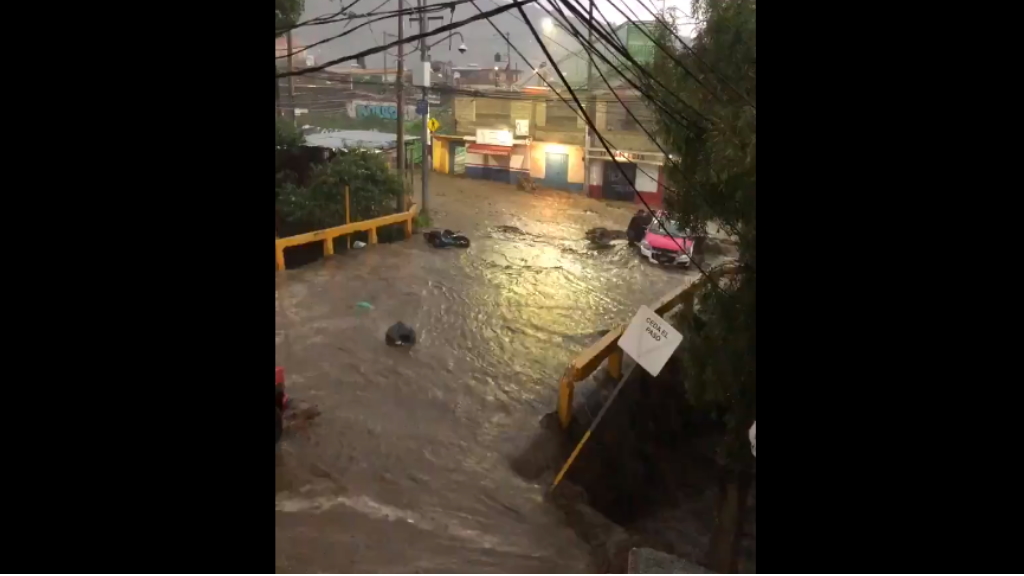 Lluvias provocan severas inundaciones en Tlalpan y Xochimilco