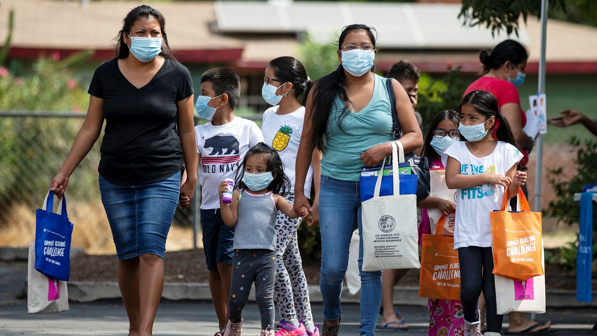 América supera los 12 millones de contagios de COVID-19