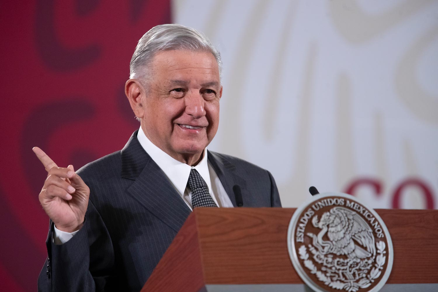 López Obrador reitera que usará cubrebocas si lo aconsejan sus especialistas