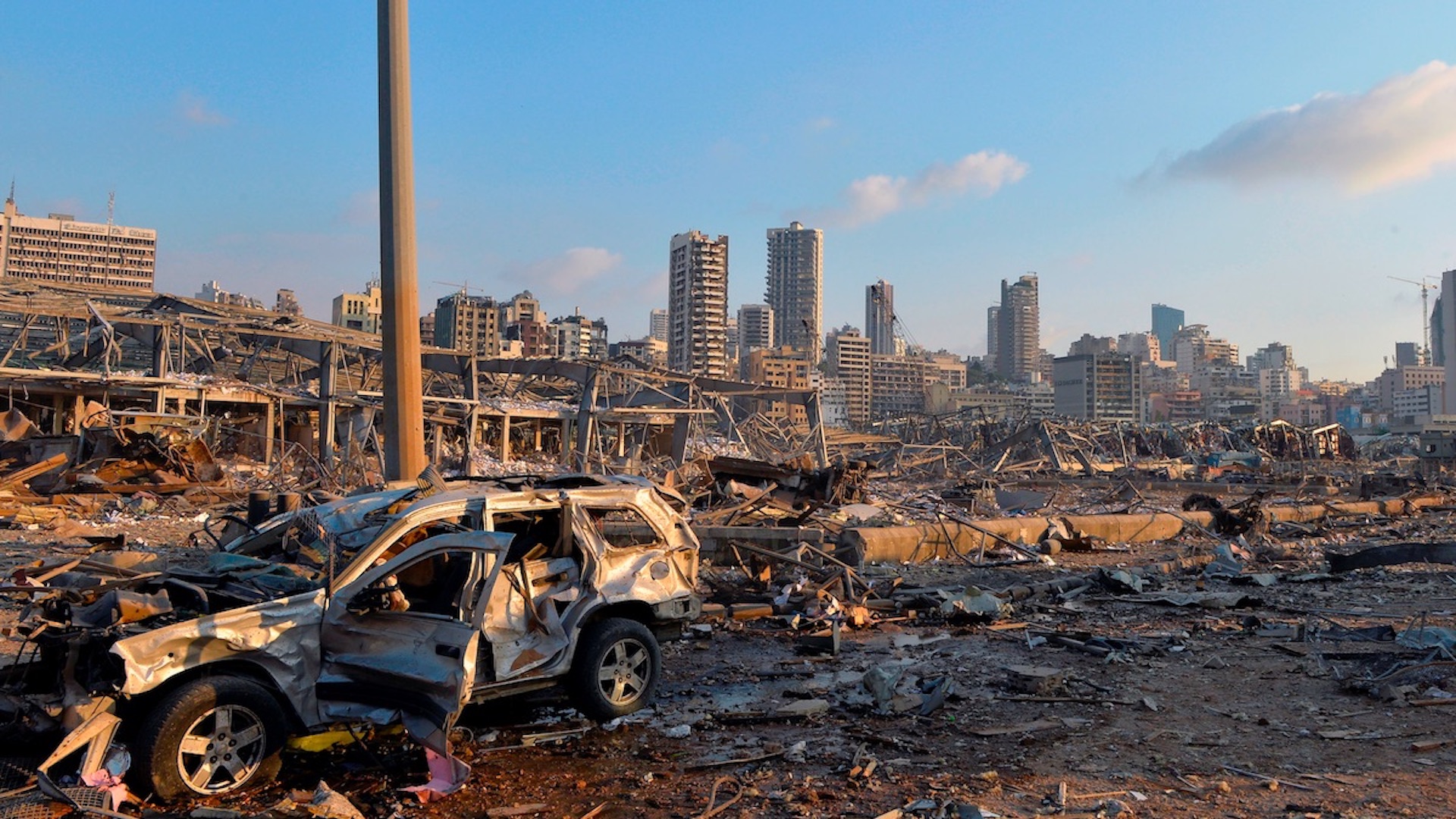 Emmanuel Macron viajará a Líbano y coordinará envío de ayuda tras explosión en Beirut