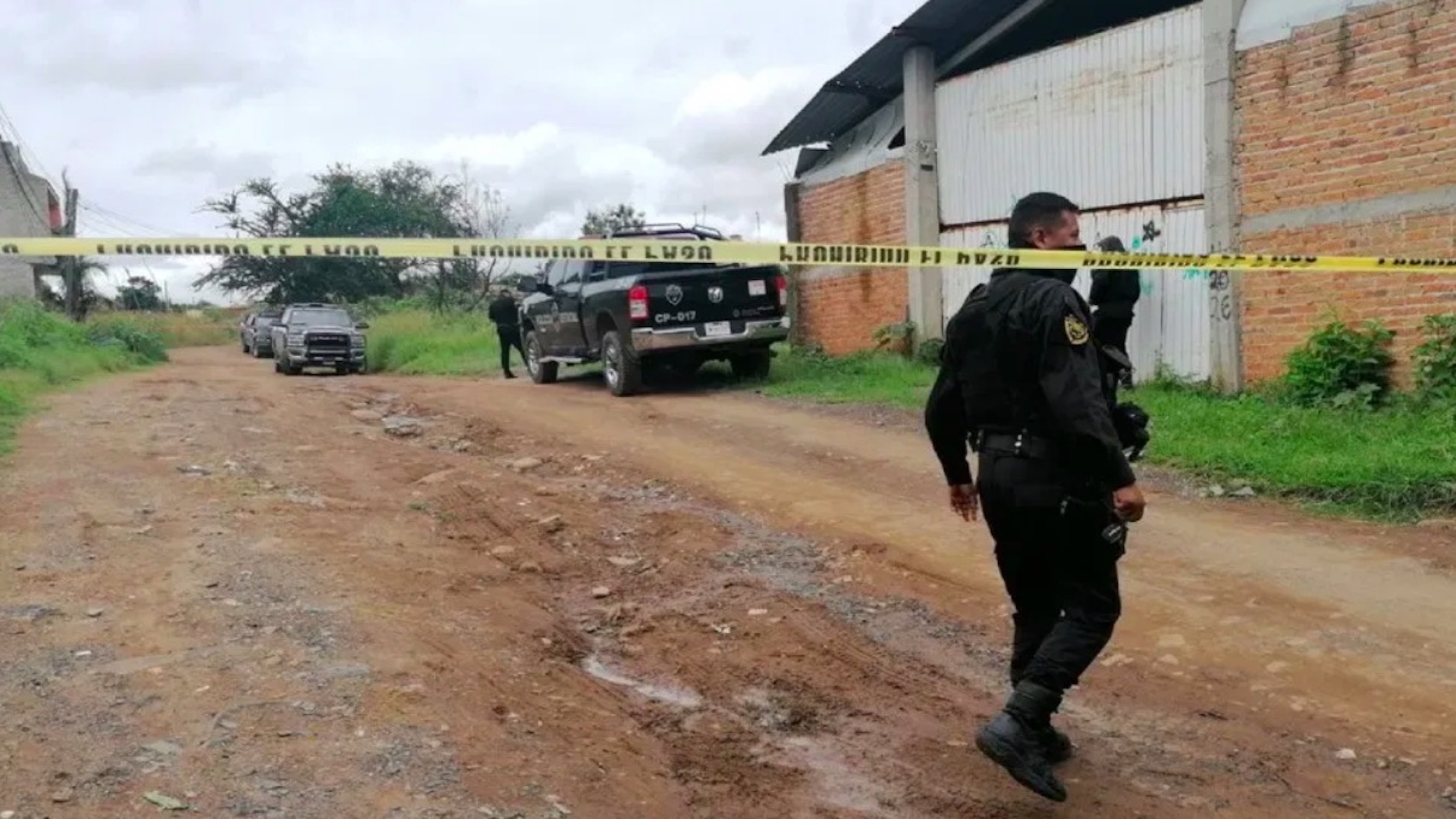 Localizan bodega con ocho vehículos robados en Tonalá, Jalisco