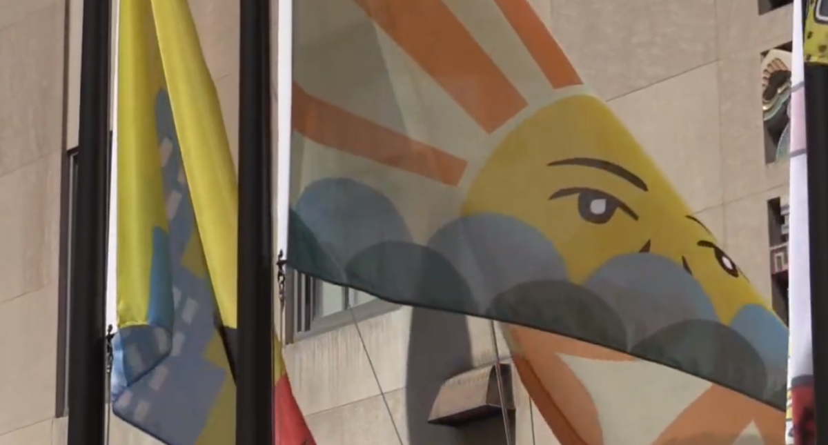 La española que diseñó la bandera del Bronx que ondea en el Rockefeller Center en NY