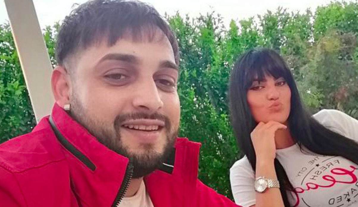 #Video Cantante rumano muere mientras hacía transmisión en vivo #Video Cantante rumano muere mientras hacía transmisión en vivo