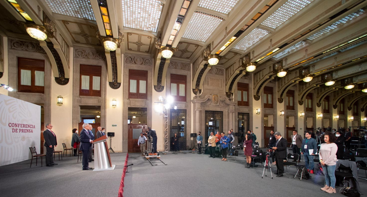 INE ordena al presidente López Obrador restringir comentarios sobre elecciones en conferencias matutinas