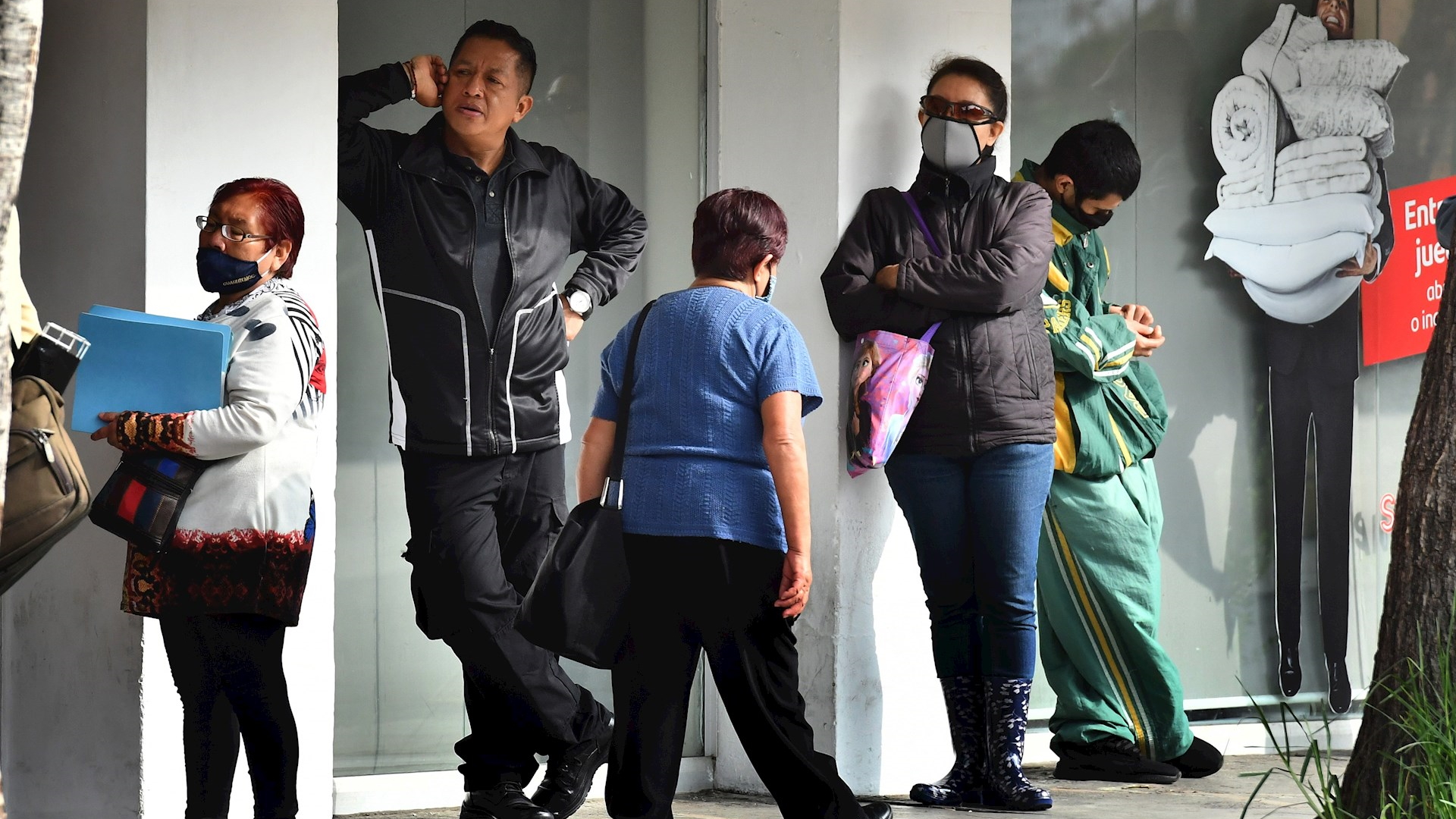 #Video México registró en las últimas 24 horas 6 mil 717 nuevos casos y 794 defunciones por COVID-19 #Video México registró en las últimas 24 horas 6 mil 717 nuevos casos y 794 defunciones por COVID-19