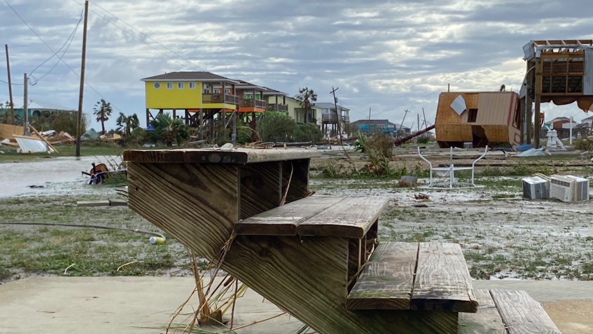 Laura se degrada a tormenta tropical y continúa su avance por Luisiana y Arkansas