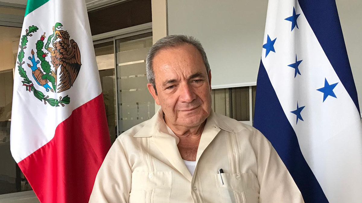 Hospitalizan por COVID-19 a embajador de México en Honduras