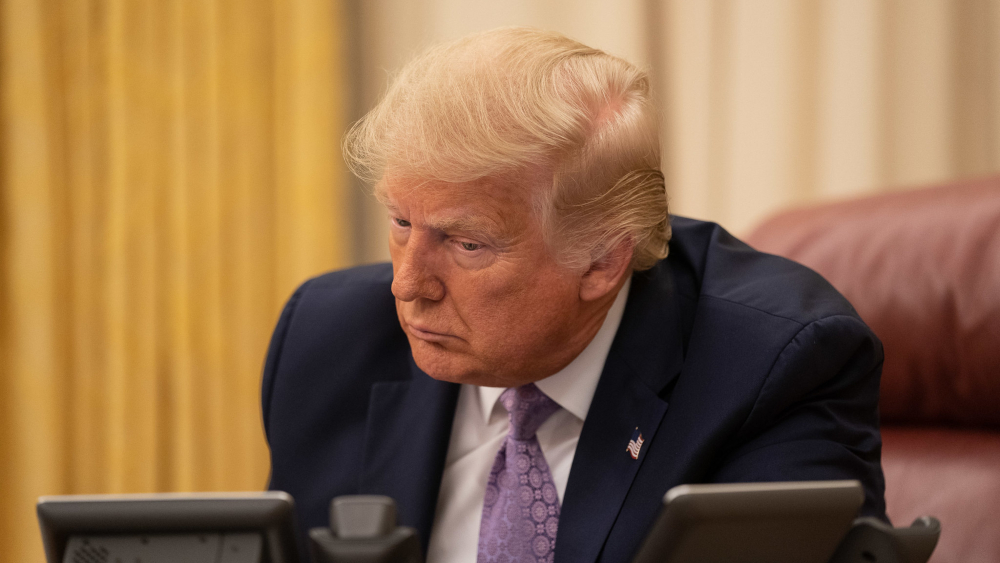 Trump pide despedir periodista de la cadena Fox News