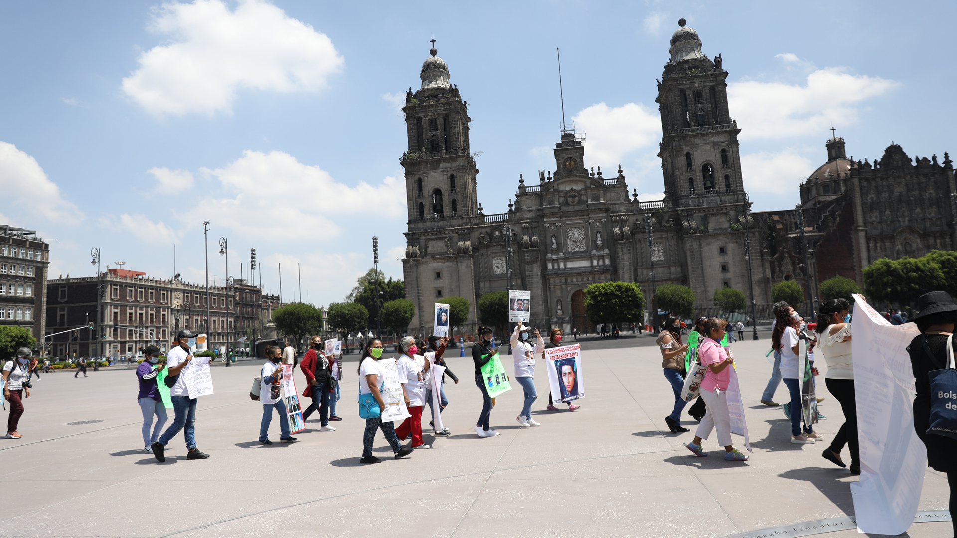 Familiares marchan en la CDMX por la memoria y justicia de sus desaparecidos - familiares-de-desaparecidos-realizan-la-caminata-por-la-memoria-y-la-justicia-en-la-cdmx