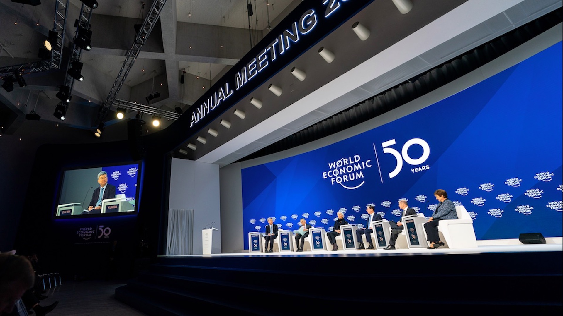 Posponen Foro Económico Mundial de Davos para el próximo verano por COVID-19