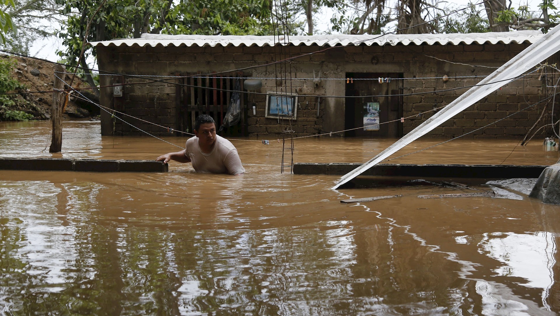 Por paso de Hernán, advierten en cinco estados por lluvias torrenciales en las próximas horas